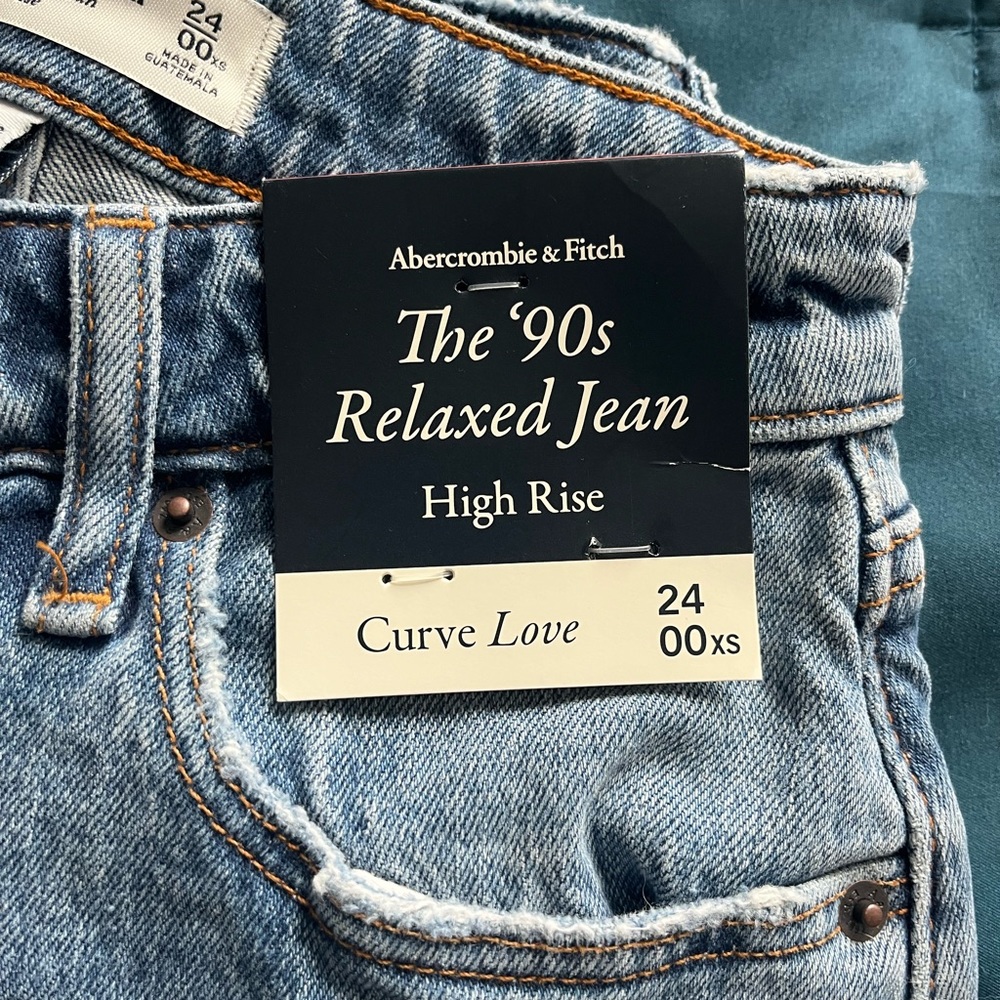 Abercrombie Curve Love High Rise 90s Relaxed Jean